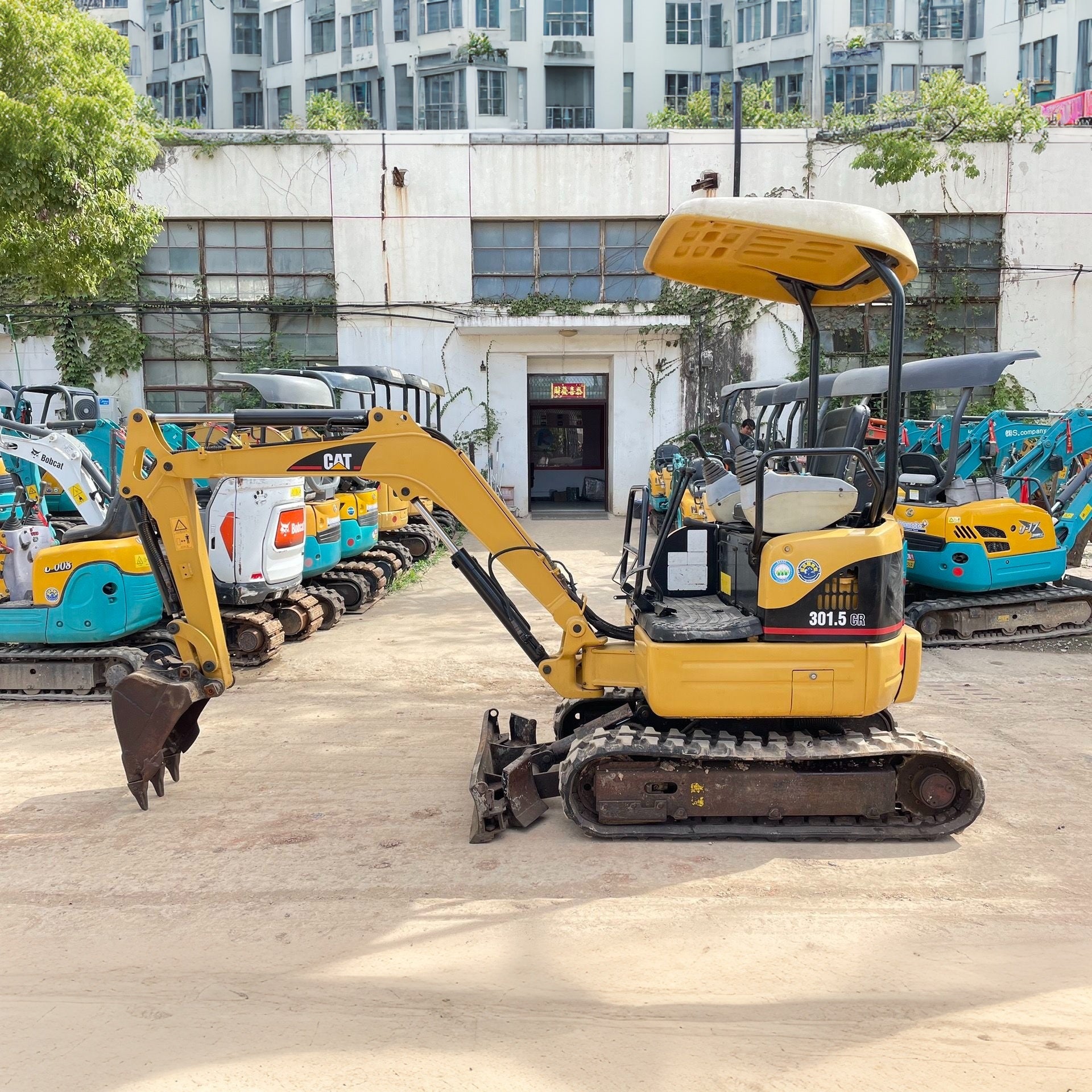 — Caterpillar 301.5CR, used excavator for export from China
