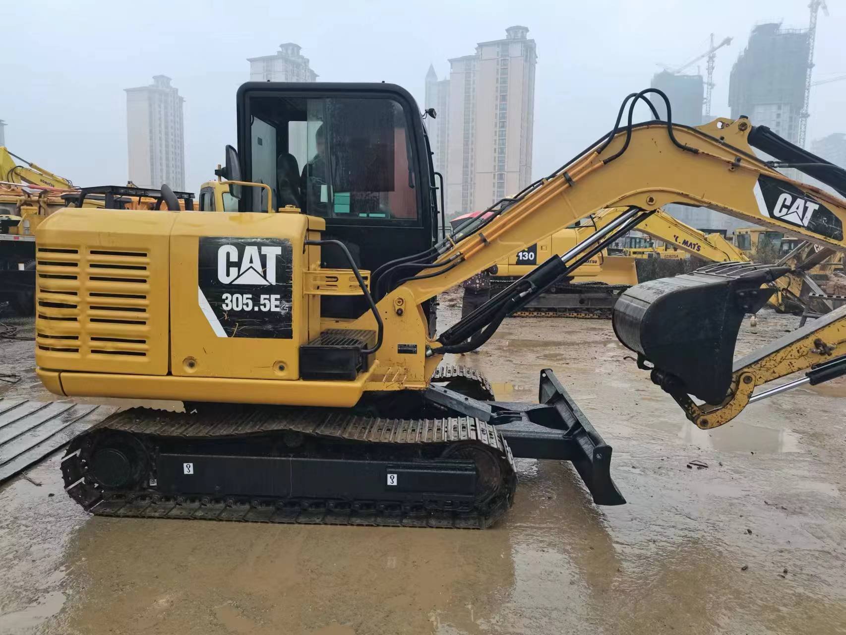— Caterpillar 305.5E