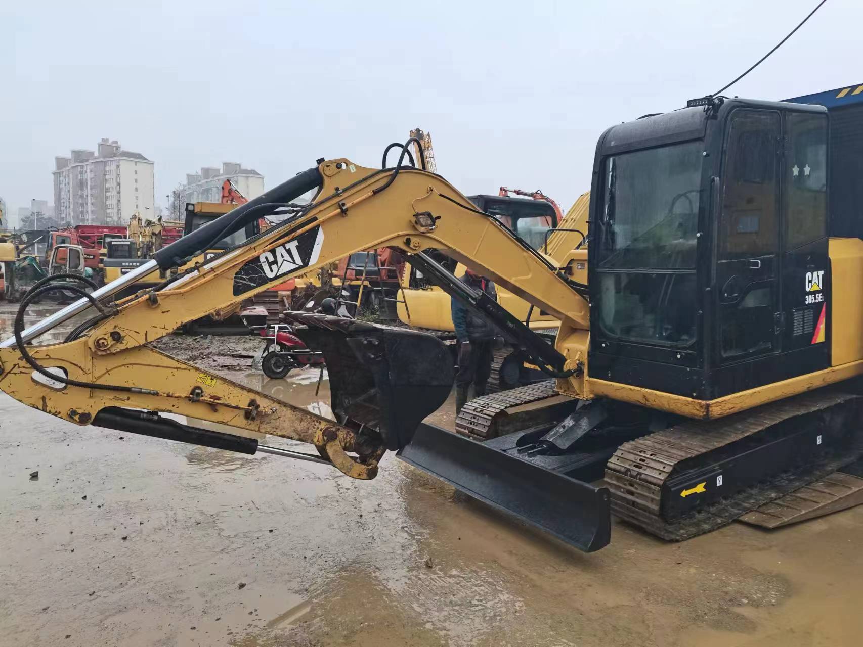 — Caterpillar 305.5E detail photo 2