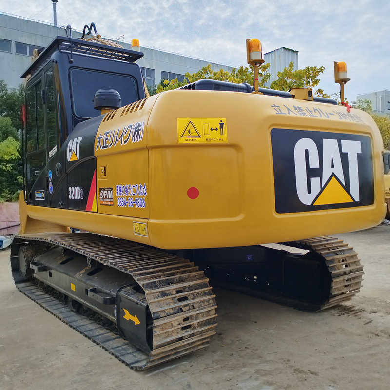 — Caterpillar 320 detail photo 2