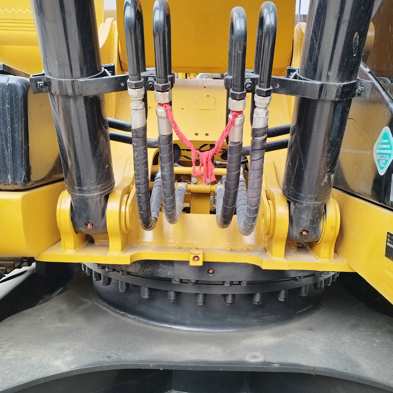 — Caterpillar 320 detail photo 3