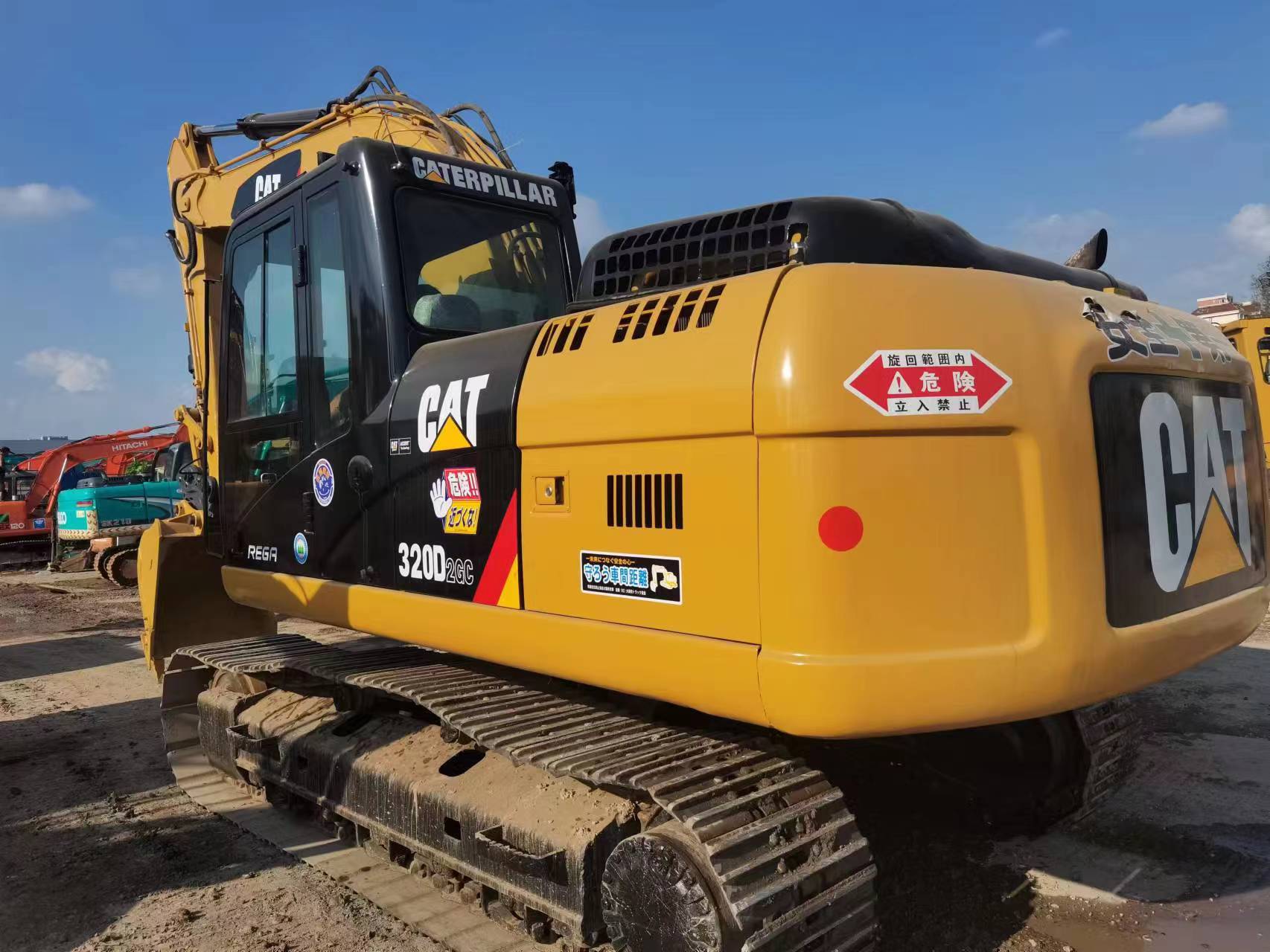 — Caterpillar 320D