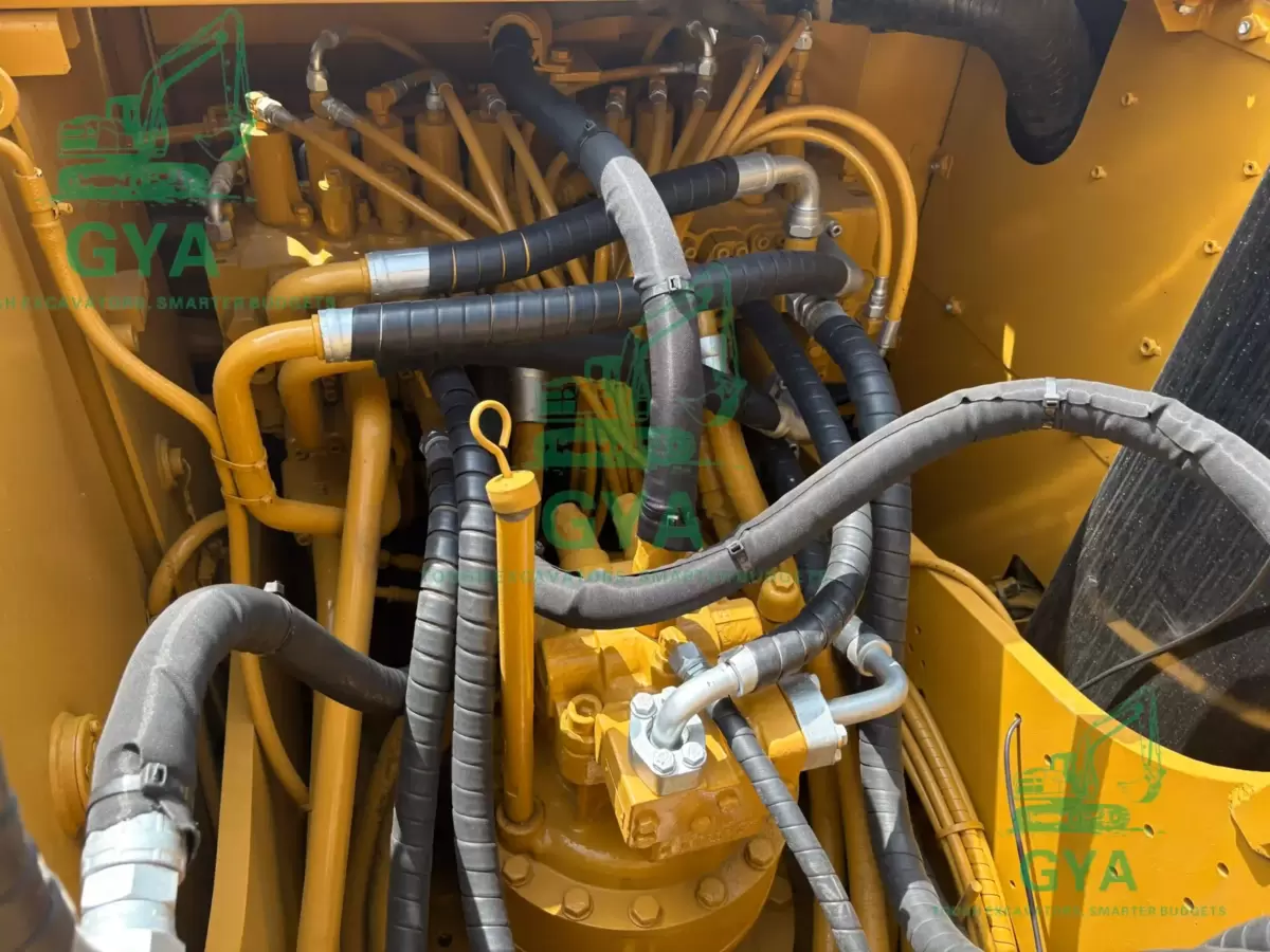 2022 Caterpillar CAT 320D2L detail photo 4