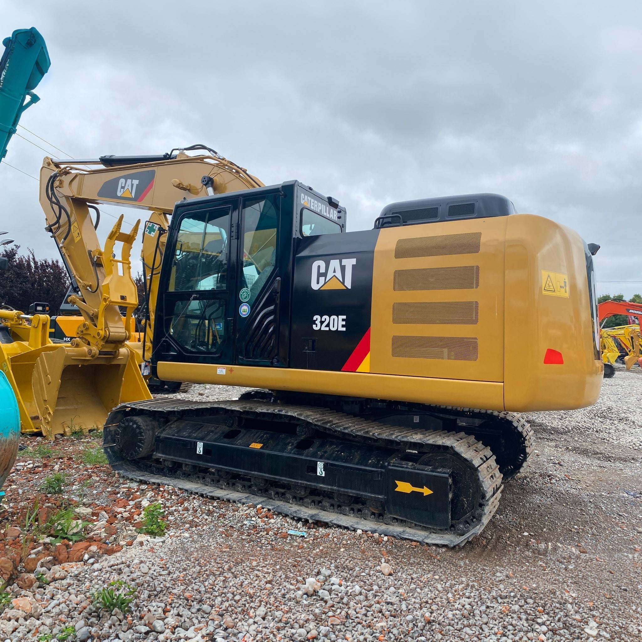 — Caterpillar 320E, used excavator for export from China