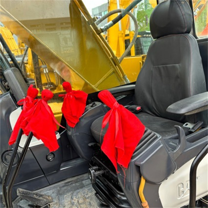 — Caterpillar 320GC detail photo 4