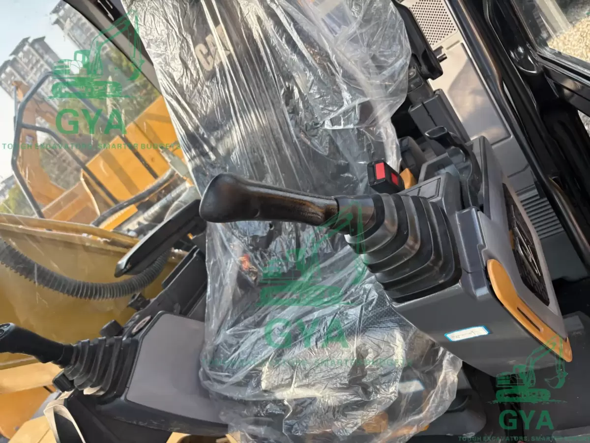 2023 Caterpillar CAT 320GC detail photo 7