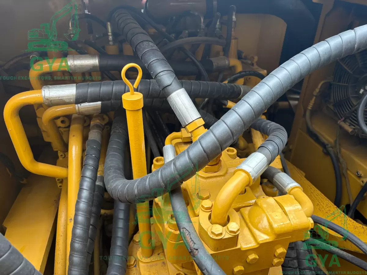 2022 Caterpillar CAT 330D2 detail photo 3