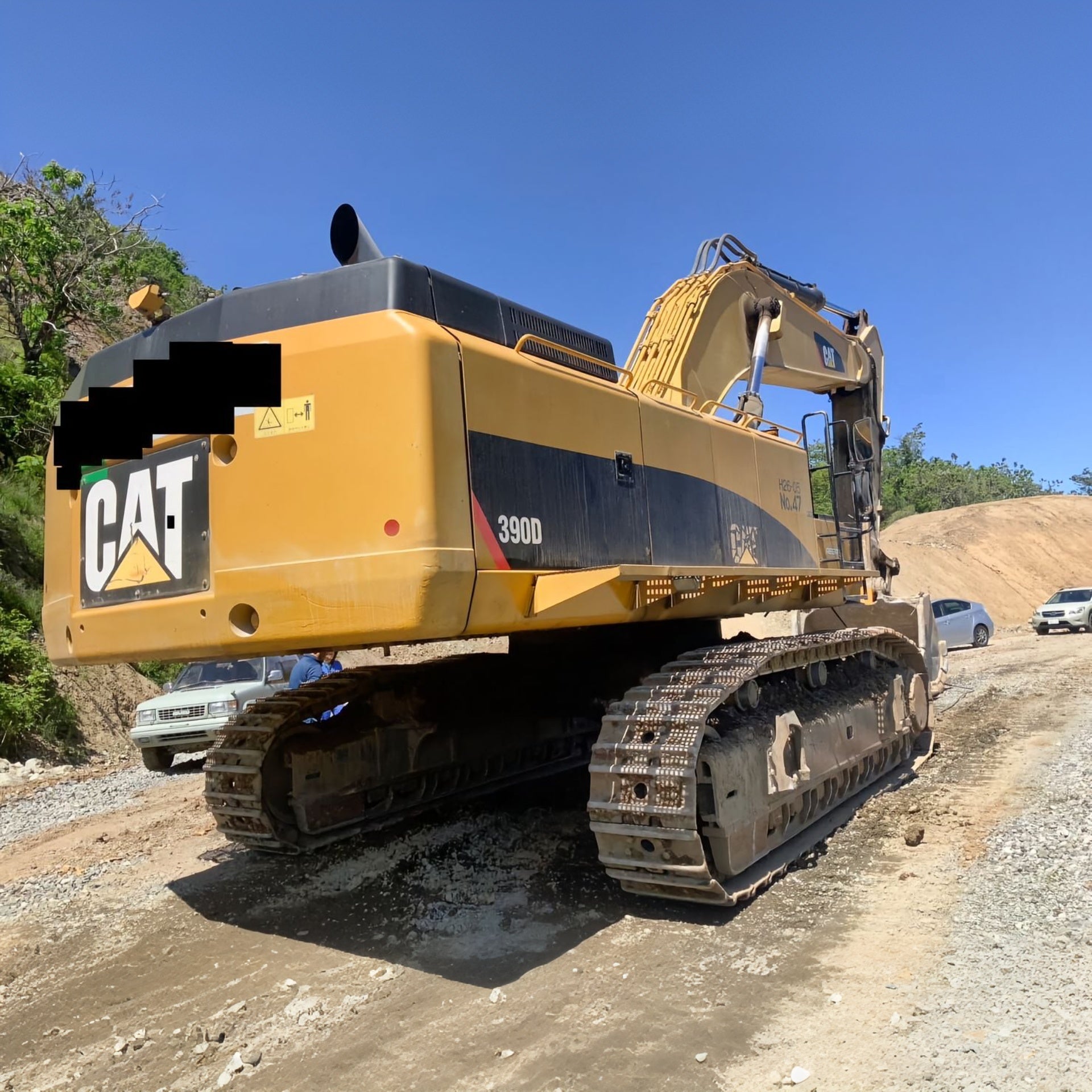 — Caterpillar 390D
